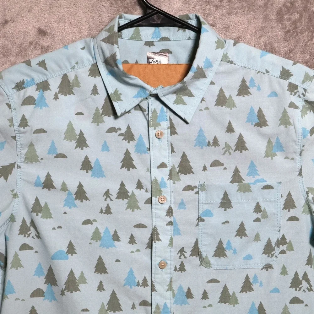 The North Face Shirt Mens Medium Blue Bay Trail Bigfoot Sasquatch Tree Pocket